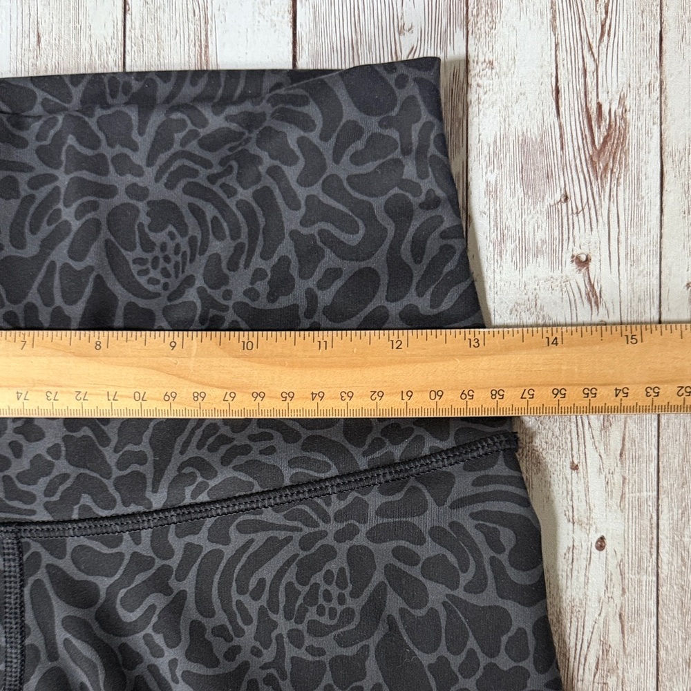 Lululemon Wunder Under Leggings sz 6 Full-On Luxtreme Roll Down Petal Camo Black - Picture 13 of 13